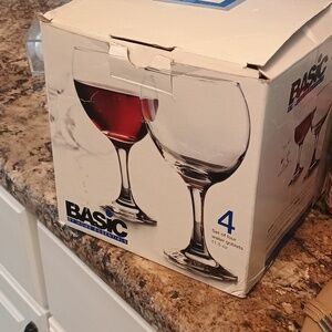 Home Essentials Basic Wine and Water Goblets - Set of 4 New